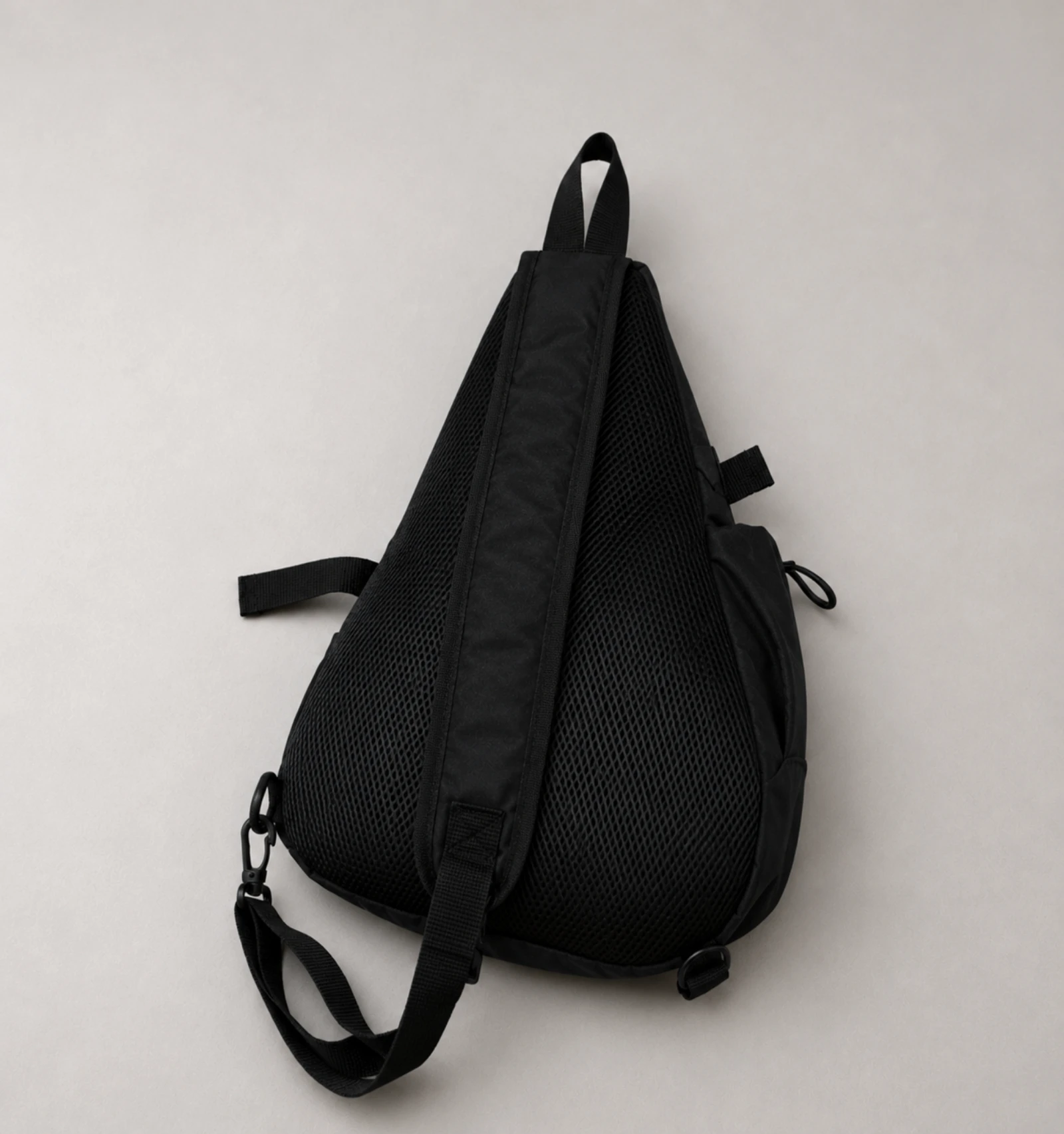Bolso bandolera negro minimalista con múltiples bolsillos – práctico y elegante para el día a día – photo 2